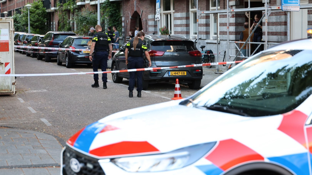 Heavy police presence in Legmeerstraat after reports of shooting, street cordoned off