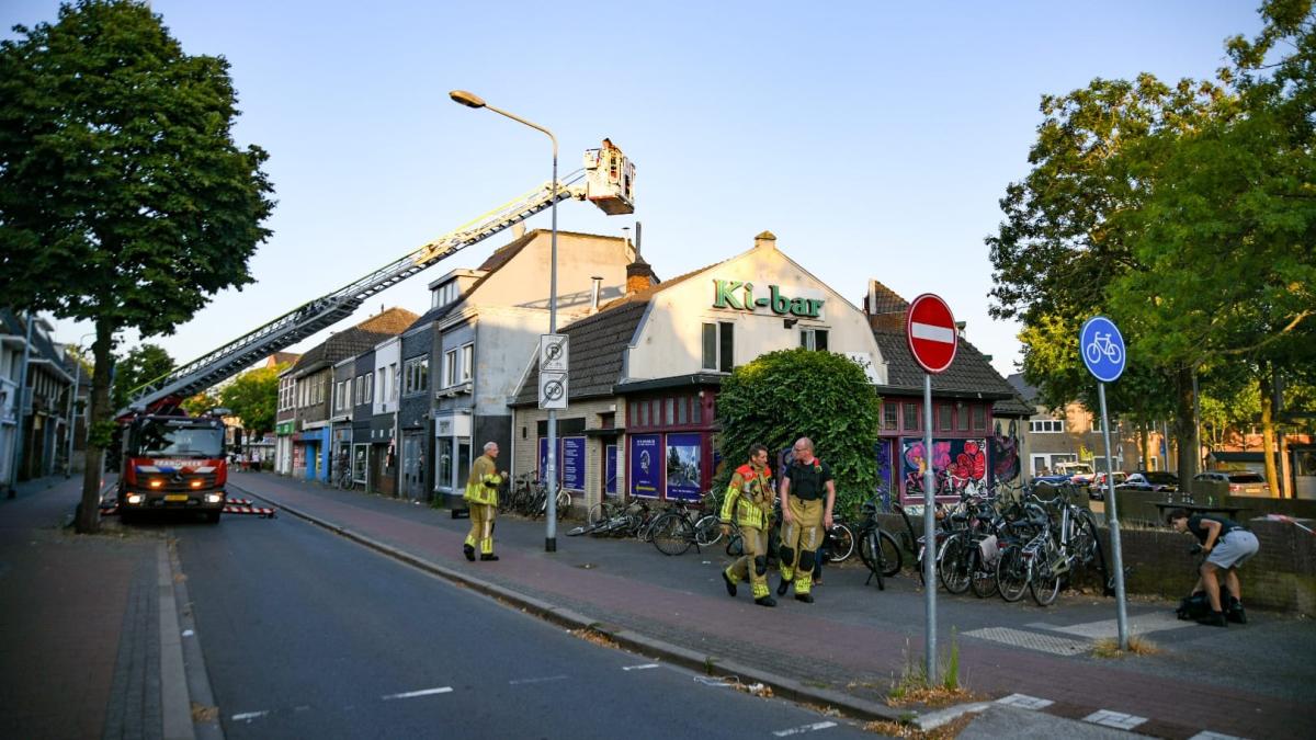 Brand in leegstaand café in Hilversum