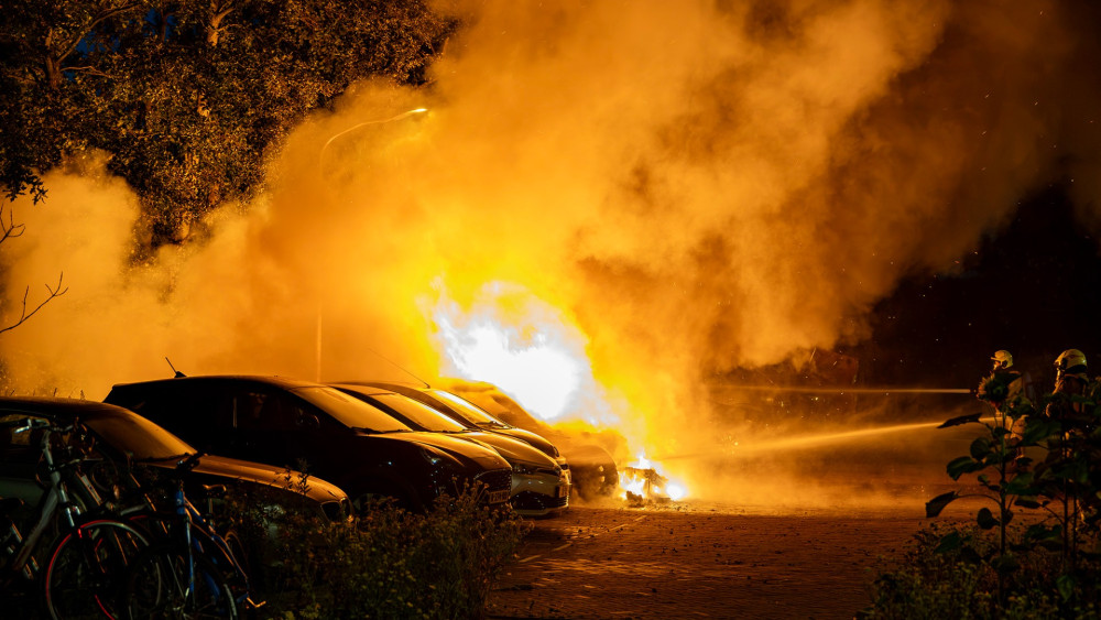 Four cars heavily damaged in Haarlem vehicle fire