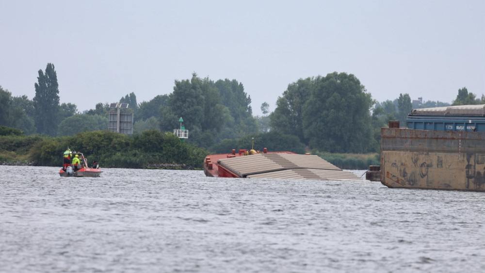 Major search operation for missing person after ship sinks in Coenhaven
