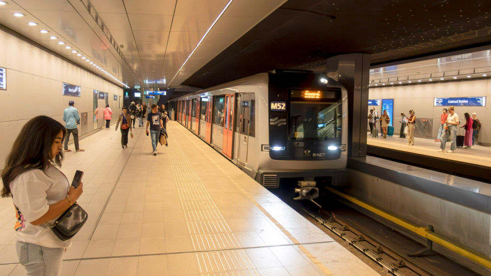 North/South line route shortened, shuttle buses between Noorderpark and Central Station
