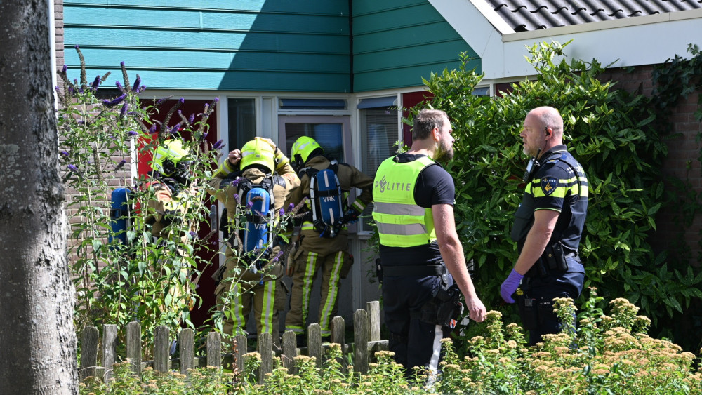 Overleden persoon en hennepplantage in woning aangetroffen Home