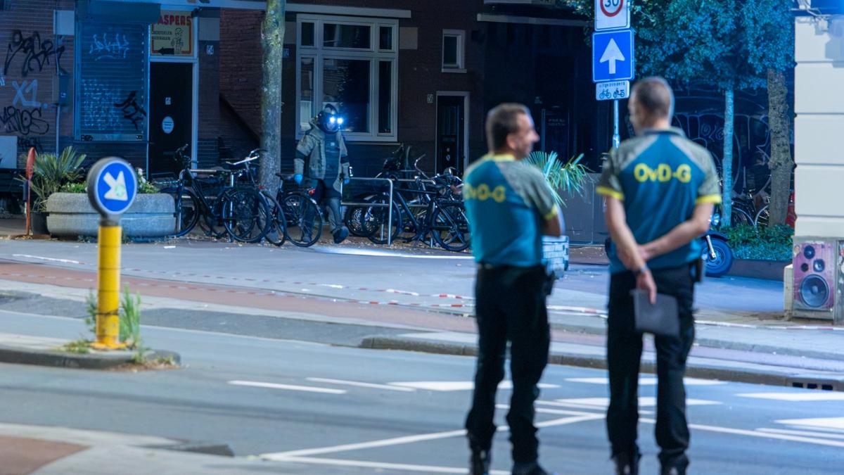 Explosief gevonden in zadel scooter Amsterdam, woningen ontruimd