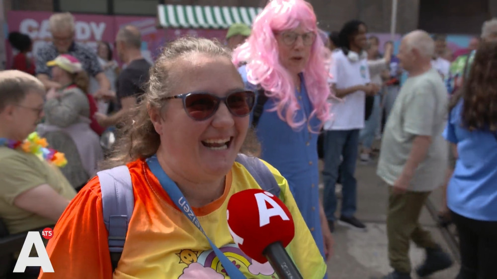 Festivalgoers dance the day away at Mini Milkshake: "I can be myself here"