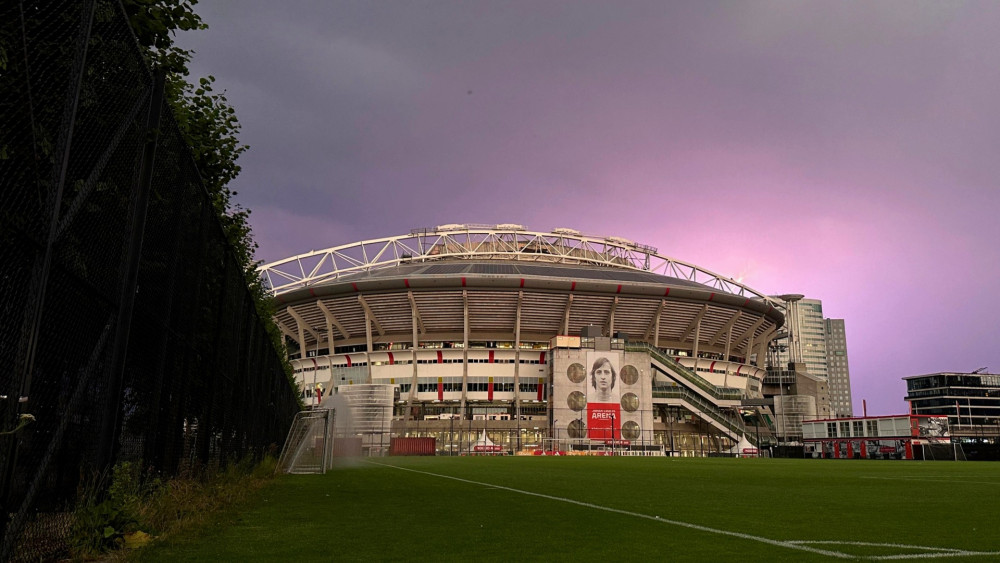 Johan Cruijff Arena tests automatic payment for drinks and snacks