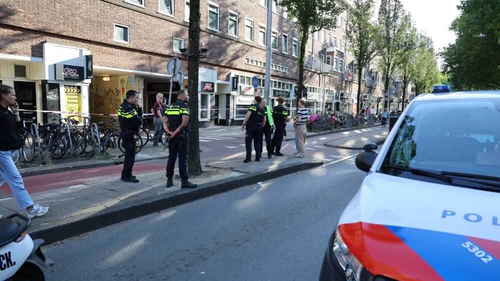 Police swarm Jan van Galenstraat after shooting report but find no victims