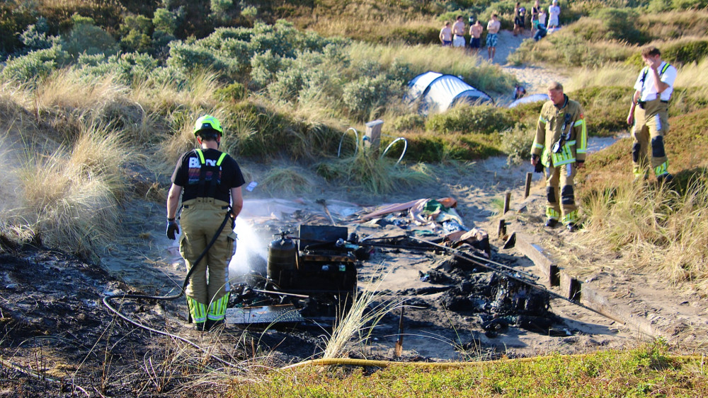 Campinggasten grijpen snel in bij brand in Texelse duinen