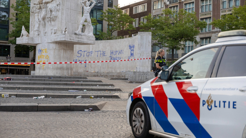 Both suspects in Dam Square monument vandalism released