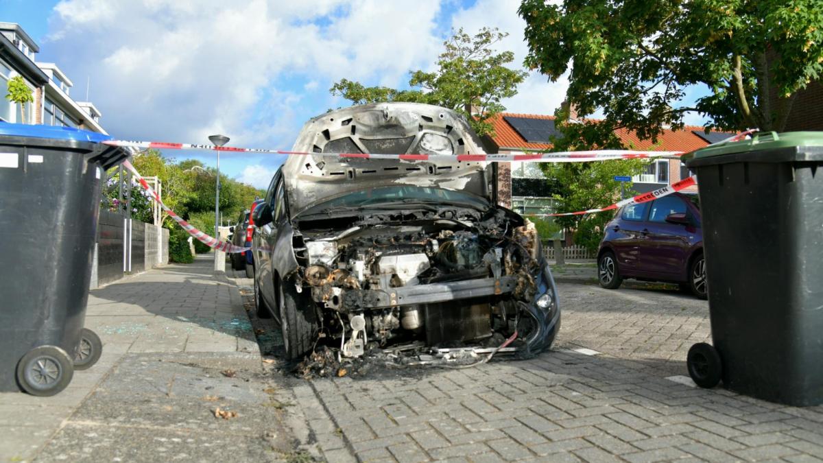 Autobrand in Den Helder, aanwijzingen voor brandstichting gevonden