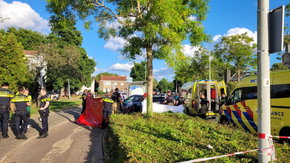 Purmerweg closed in both directions following single-vehicle accident