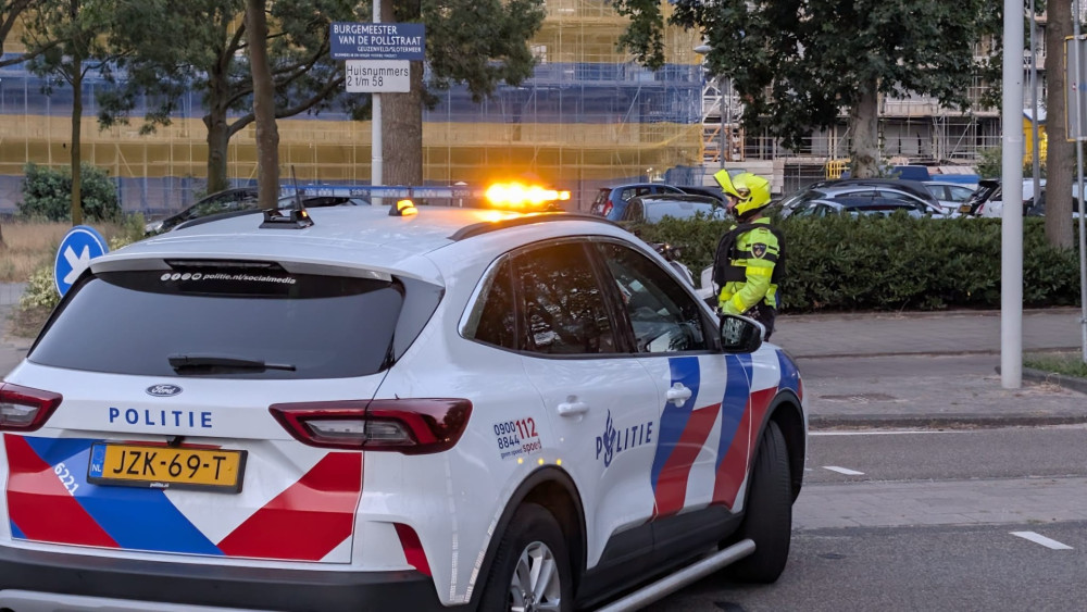 Street in Nieuw-West closed for one hour for police investigation following suspicious situation
