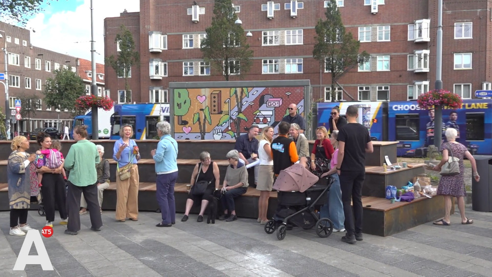 Hoofddorpplein renovated with its own 'amphitheatre': "Amsterdam's calling card"