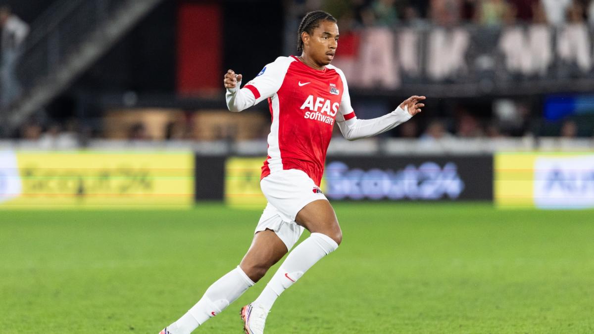 ?? AZ rekent in tweede helft af met ADO • Stengs trefzeker bij rentree in Alkmaar