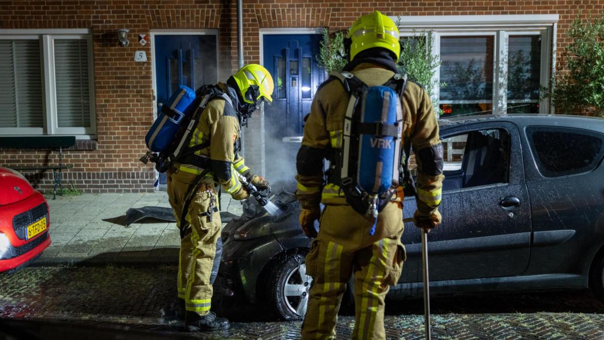 Opnieuw autobrand in Haarlem, politie doet onderzoek