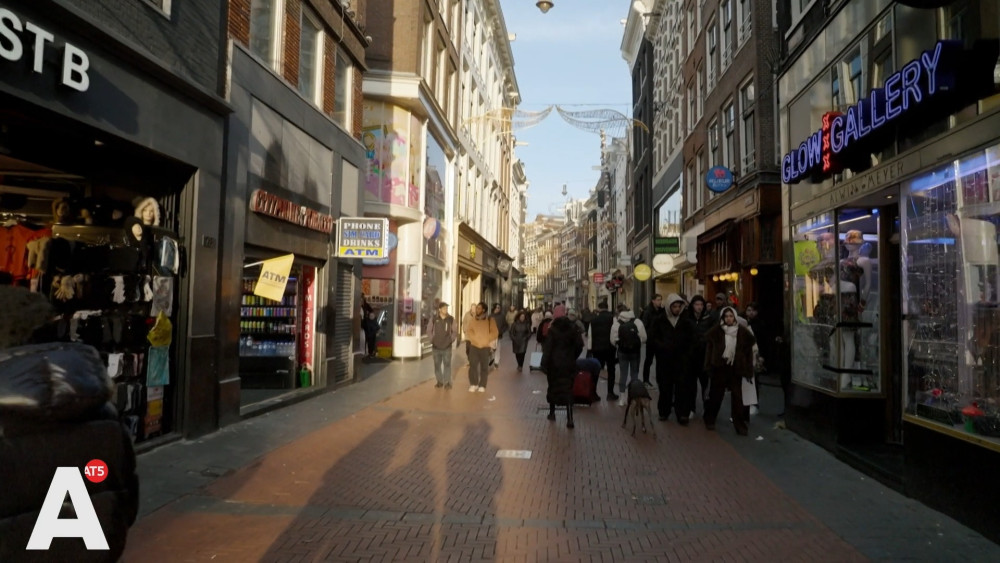 Nieuwendijk entrepreneurs must apply for permit following 'signals of criminal activity in shops'