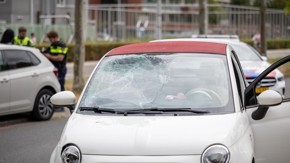 Cyclist injured in collision with car on Meer en Vaart