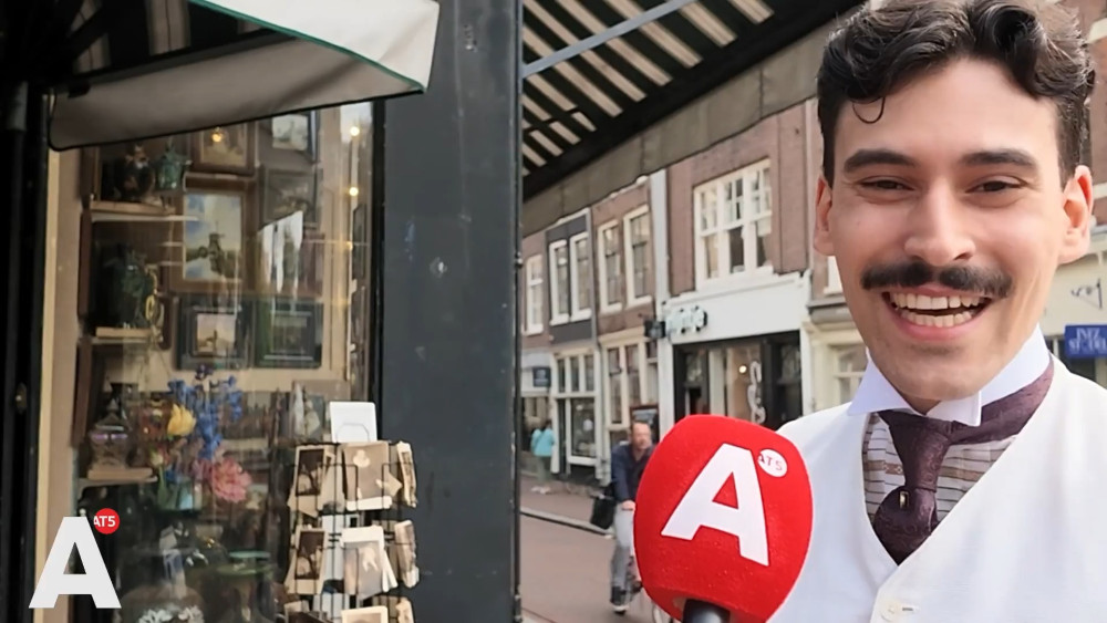From antique street to tourist hotspot, the character of Spiegelgracht is changing