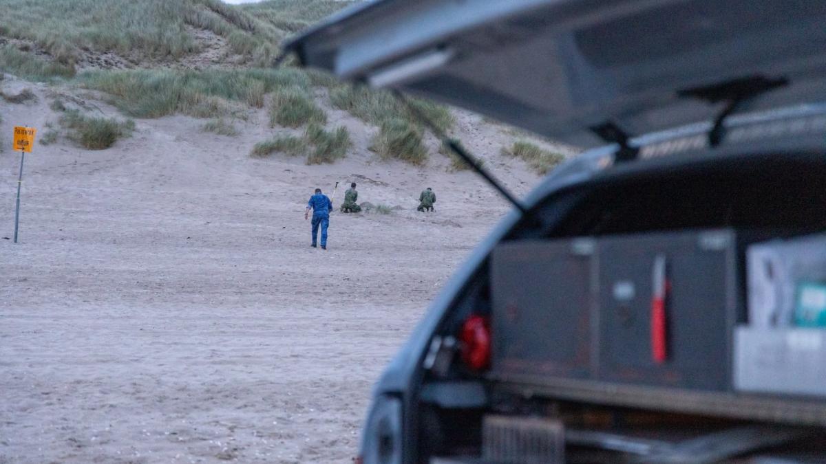 EOD brengt explosief tot ontploffing op strand van Castricum