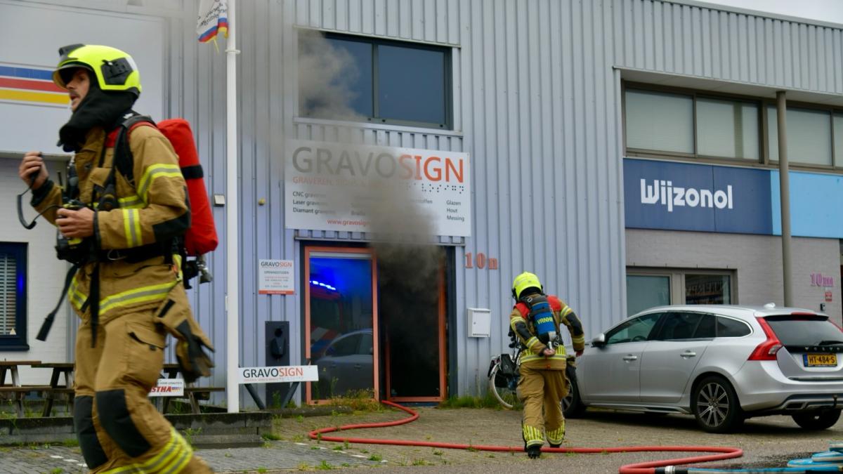Veel rook bij brand in bedrijfspand Den Helder
