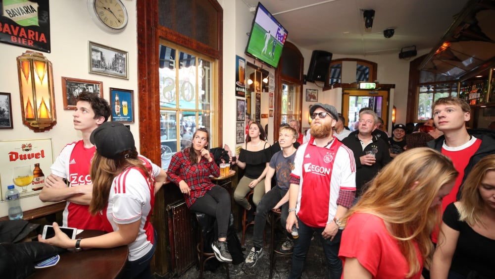 Ajax pubs angry at Ziggo for not broadcasting match: "I'm already paying a fortune"