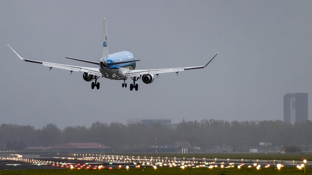 Vliegtuigen maken doorstart op Schiphol vanwege hond op landingsbaan