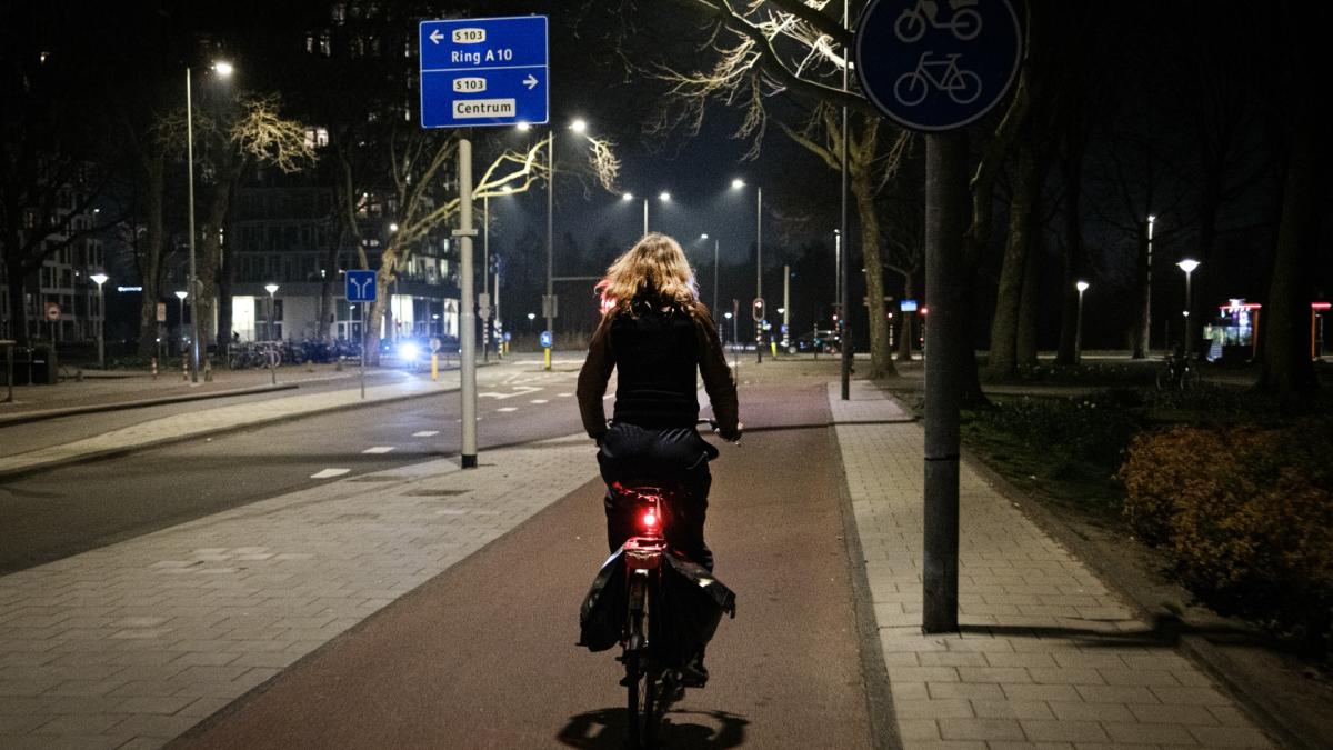Van extra licht tot meldpunten: dit doet jouw gemeente aan de veiligheid van vrouwen