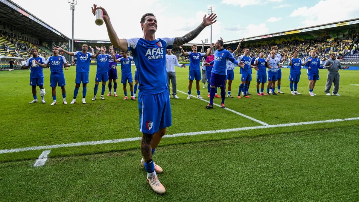 Lees terug: AZ wint met moeite van tiental Fortuna Sittard dankzij supersub Hornkamp