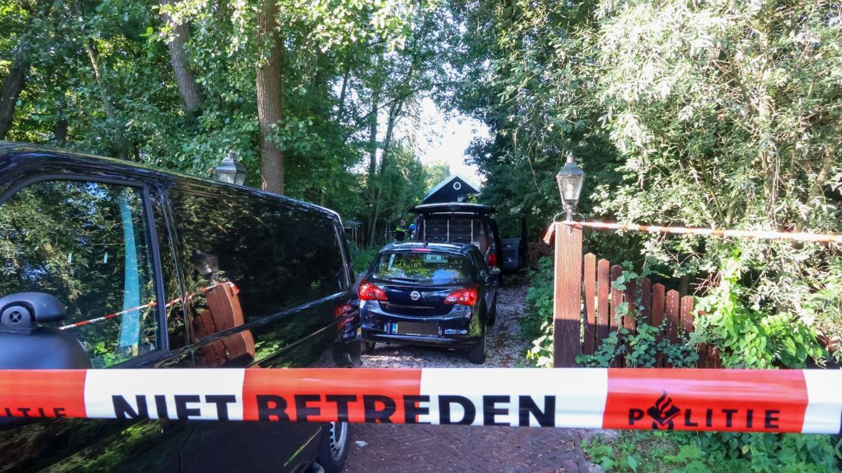 Bewoner (31) overleden bij felle chaletbrand, politie onderzoekt oorzaak