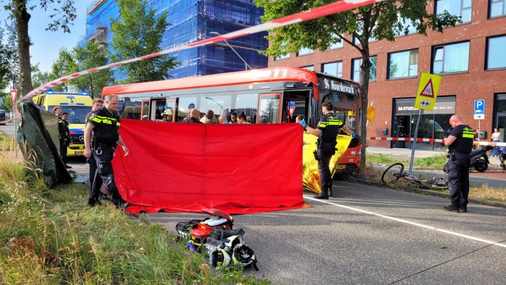 Cyclist in critical condition after collision with bus in Amsterdam