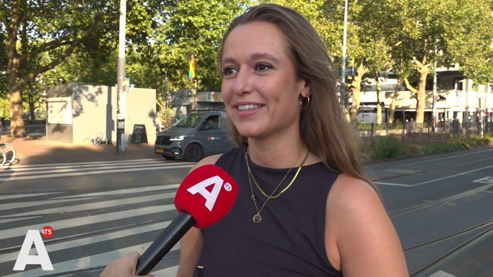 "A wing and a prayer": why are there no traffic lights on the Elandsgracht?
