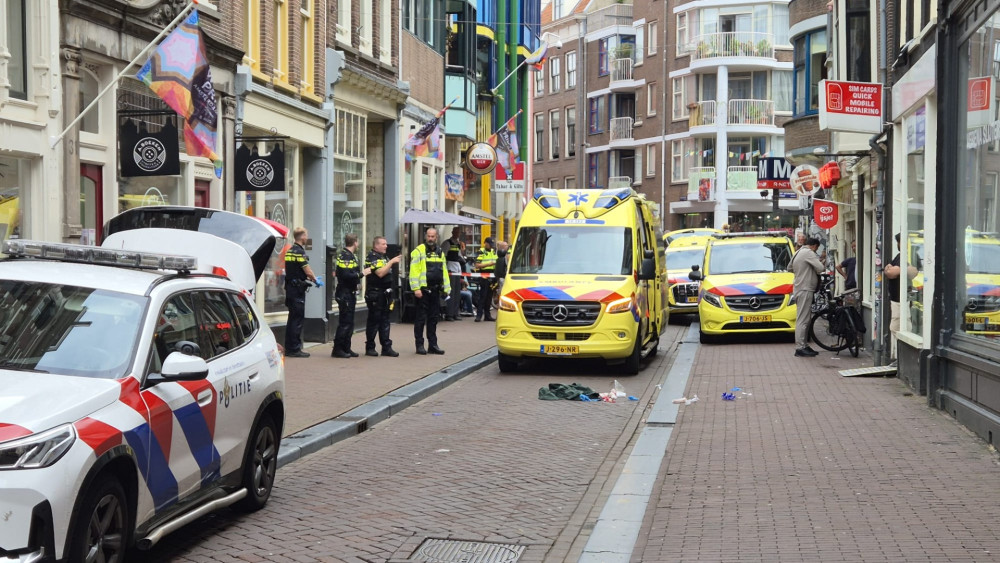 Cyclist seriously injured in collision with another cyclist on Nieuwe Hoogstraat in city center