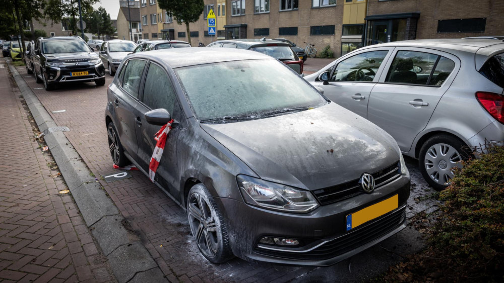 Car set on fire in Haarlem, perpetrator flees