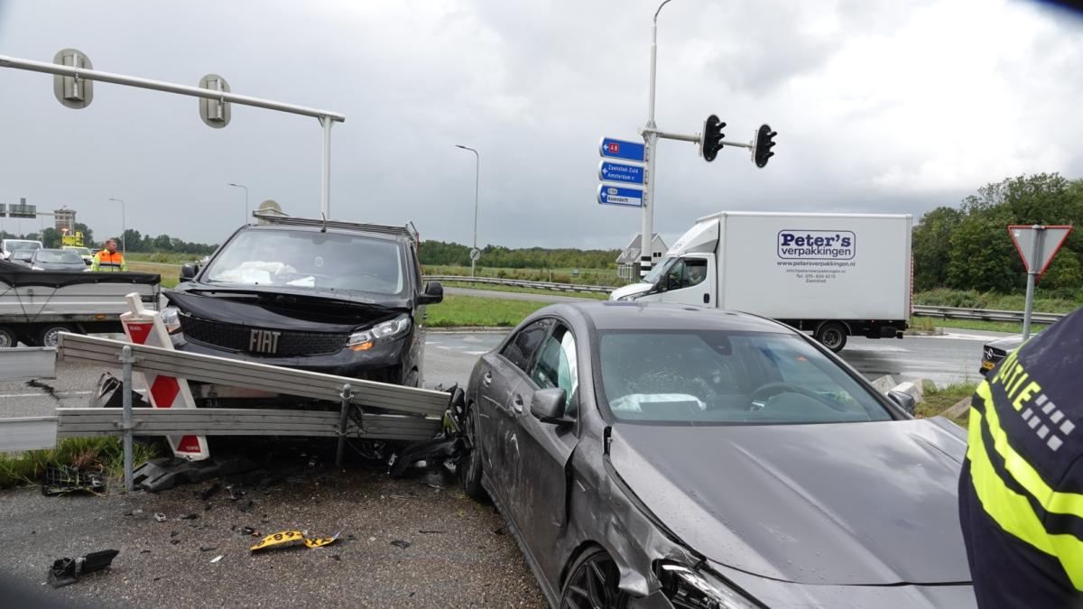 Botsing op de N246 bij Westzaan