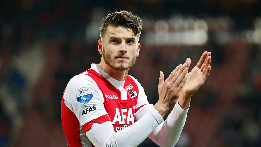 AZ haalt verdediger Hoedt terug naar Alkmaar Home