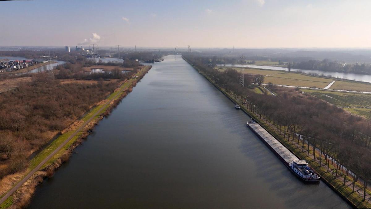 Rijkswaterstaat houdt voet bij stuk: nachtelijke vaarbeperkingen Amsterdam-Rijnkanaal gaan door