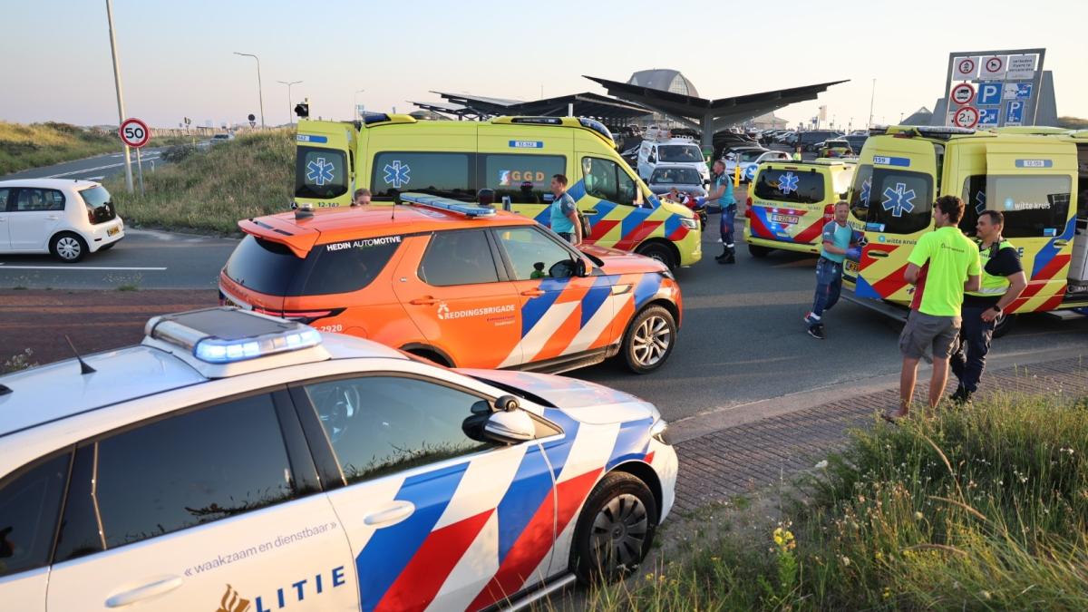 Man in Amsterdam aangehouden voor dodelijk verkeersongeval en mishandeling