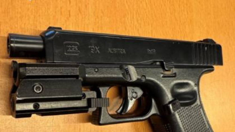 Four teenagers arrested after gas pistol found in car trunk