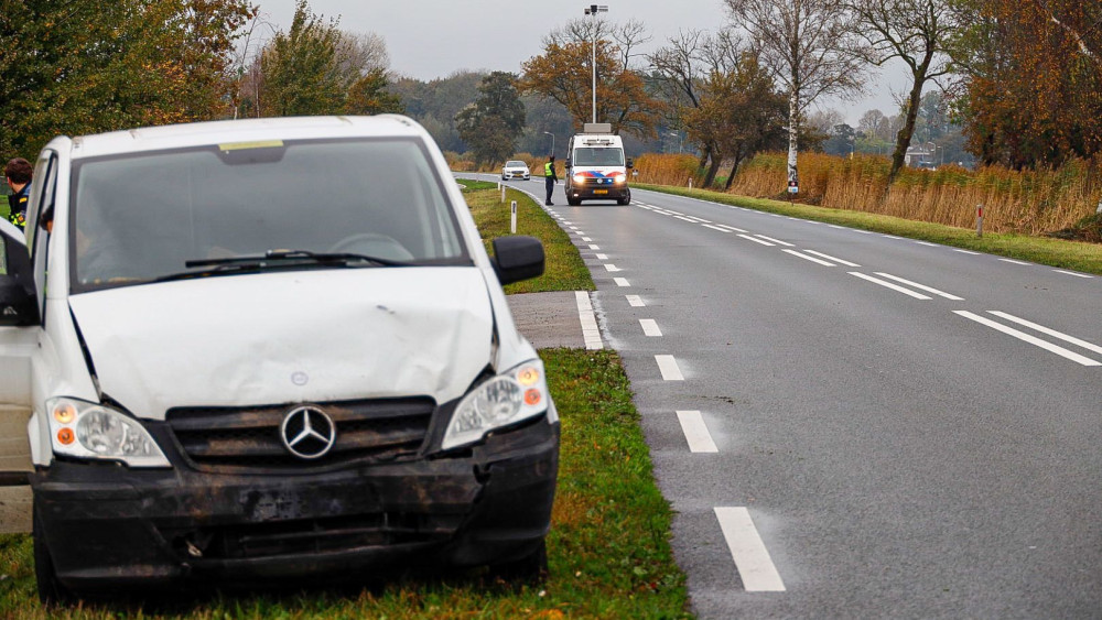 Veroorzaker (22) dodelijk ongeval Weesp krijgt taakstraf en rijontzegging