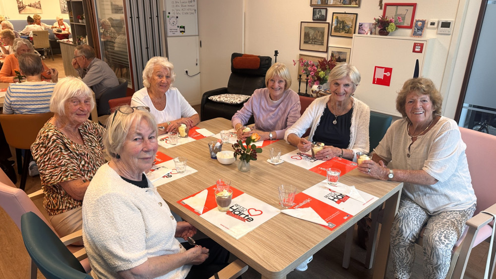 New friendships thanks to dining club: "Thought I was too old for it"