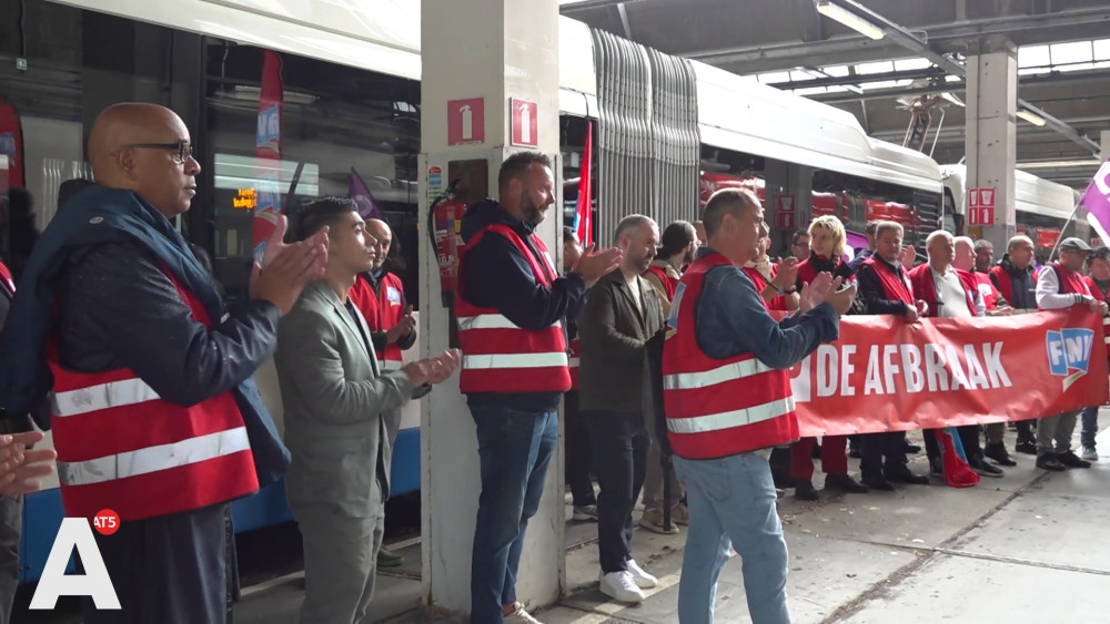 Strikers at Garage West: "I normally want to work, but we must oppose the demolition"
