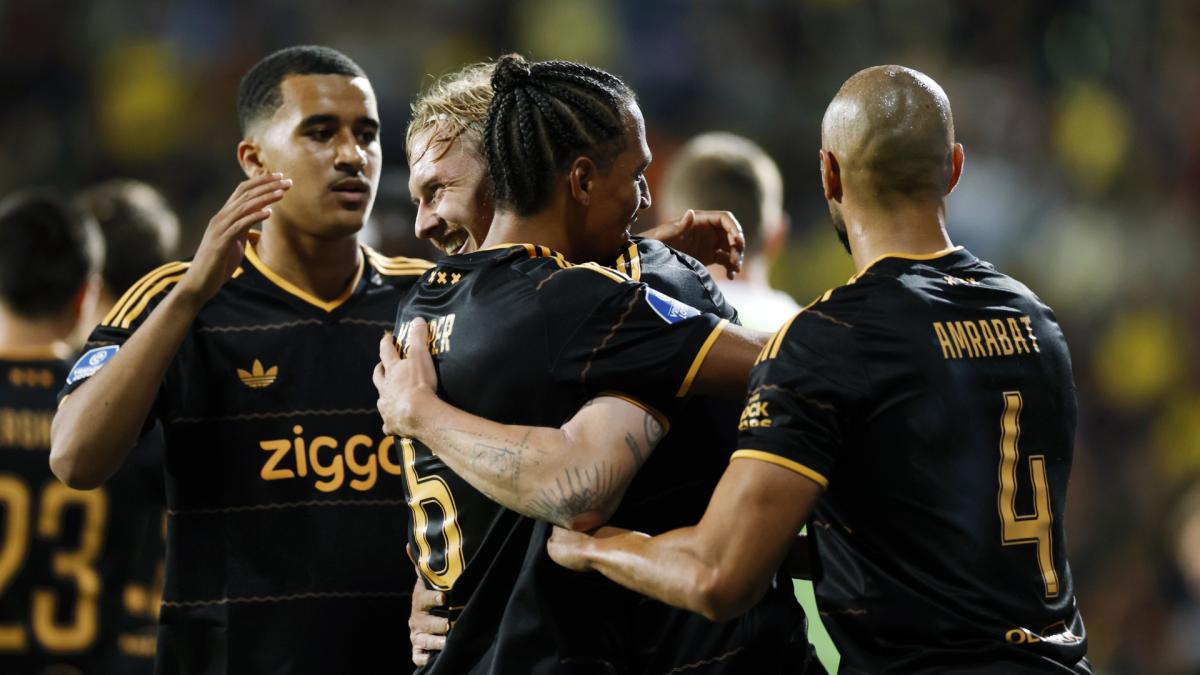 Lees terug: invallers helpen Ajax aan soevereine zege op Fortuna Sittard