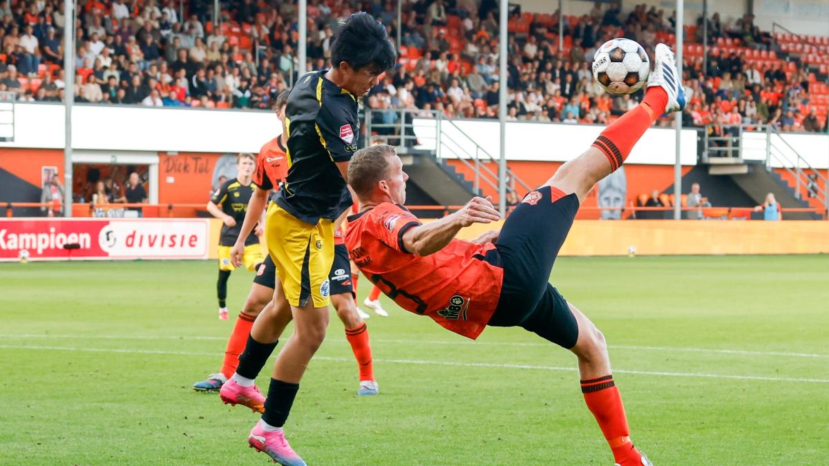 ?? Prachtgoal Veerman helpt FC Volendam aan zege • Telstar pakt zwaarbevochten punt