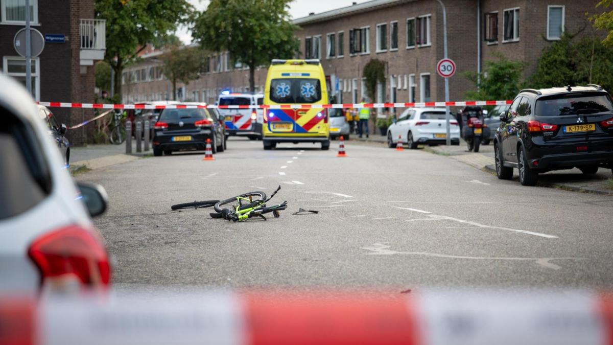 Automobilist rijdt door na aanrijding met kind in Haarlem