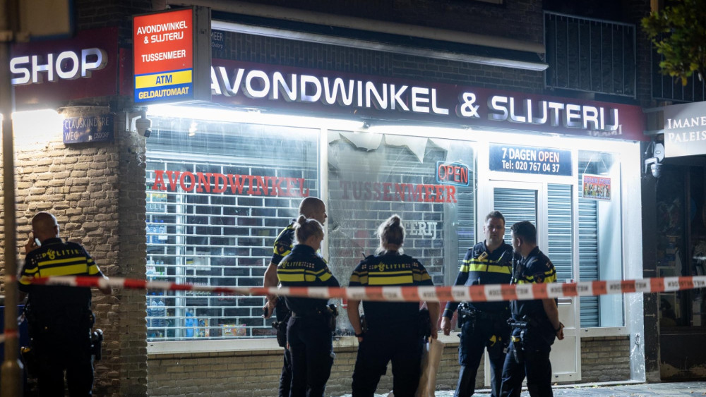 Explosion and fire at convenience store cause damage to storefront