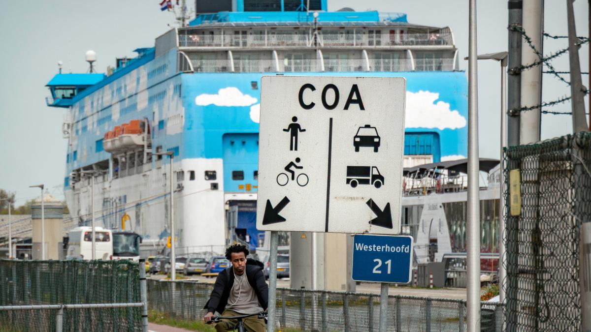 COA wil opnieuw asielboot Westelijk Havengebied Amsterdam verlengen, wethouder twijfelt