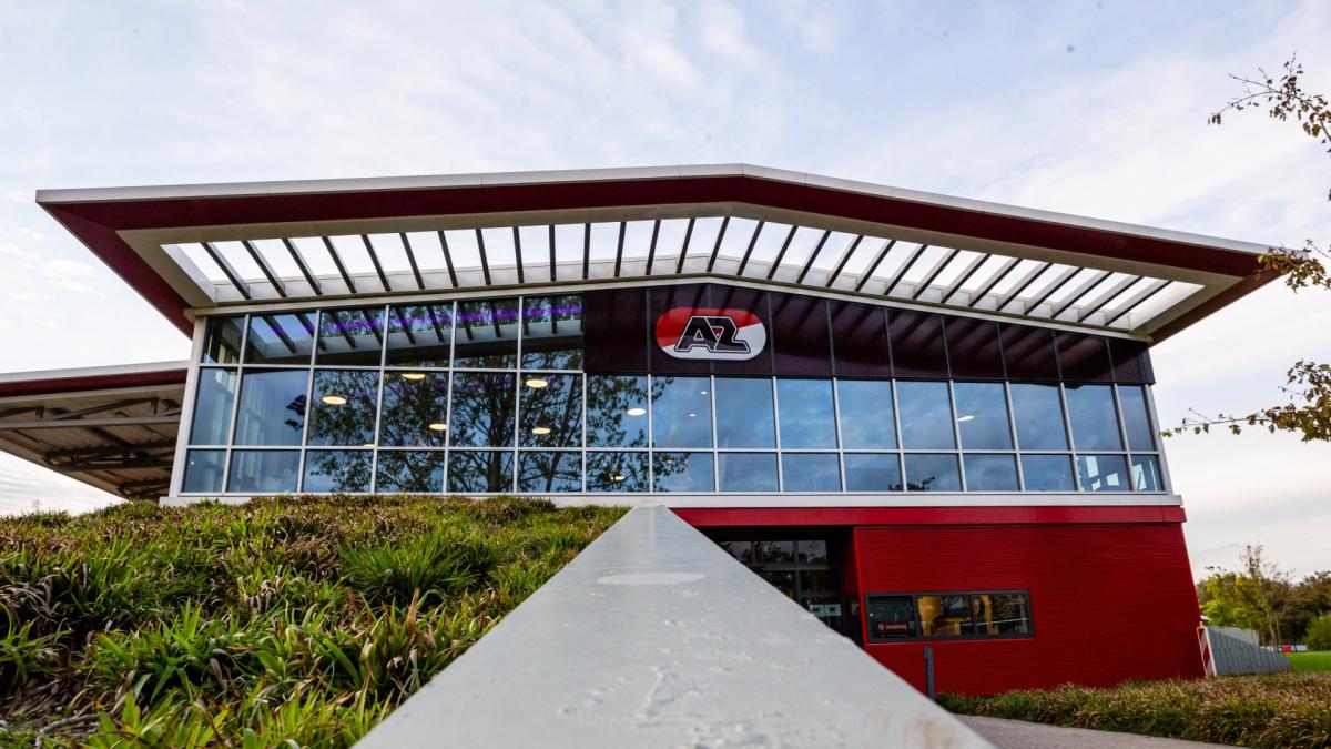 ?? Korte busrit voor FC Volendam naar Wijdewormer voor ontmoeting met Jong AZ