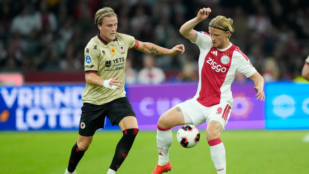 Ajacied Dolberg loopt knieblessure op en verlaat Deens elftal Nieuws