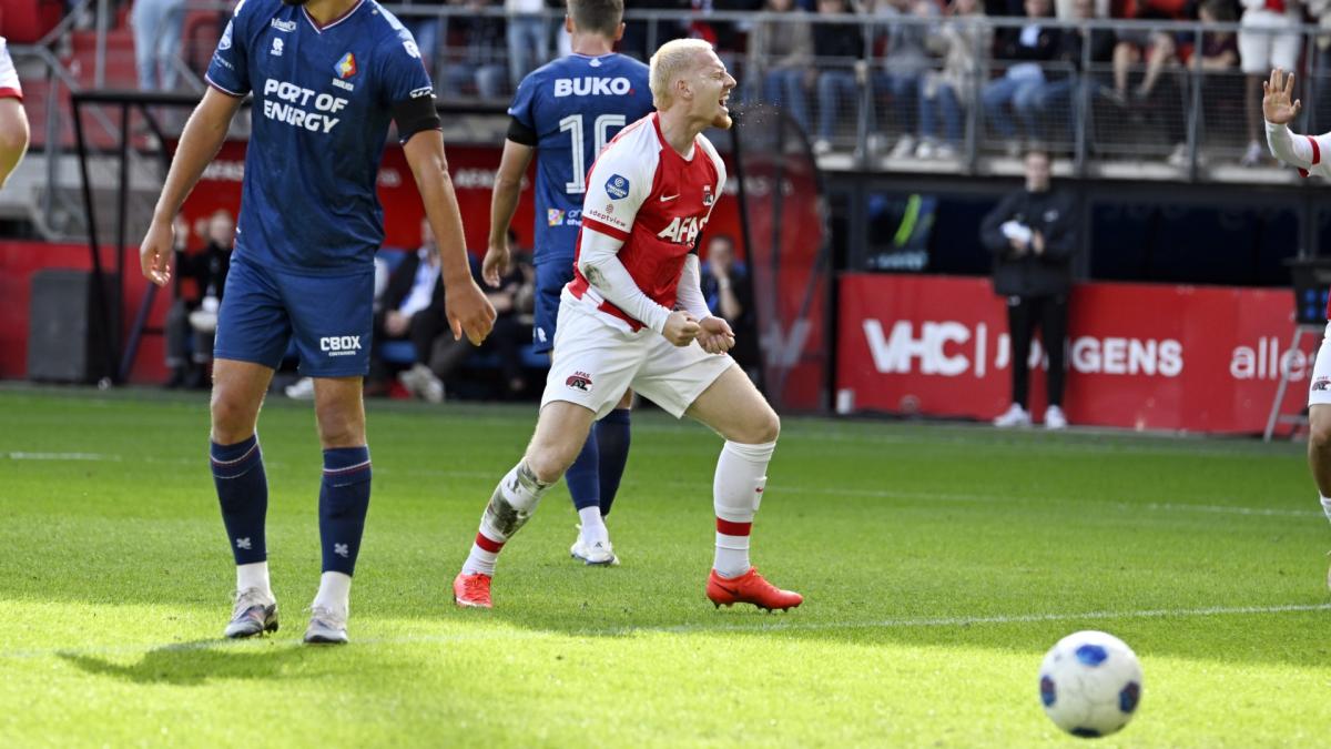 AZ verslaat Telstar in eenzijdige derby en gaat als koploper interlandbreak in