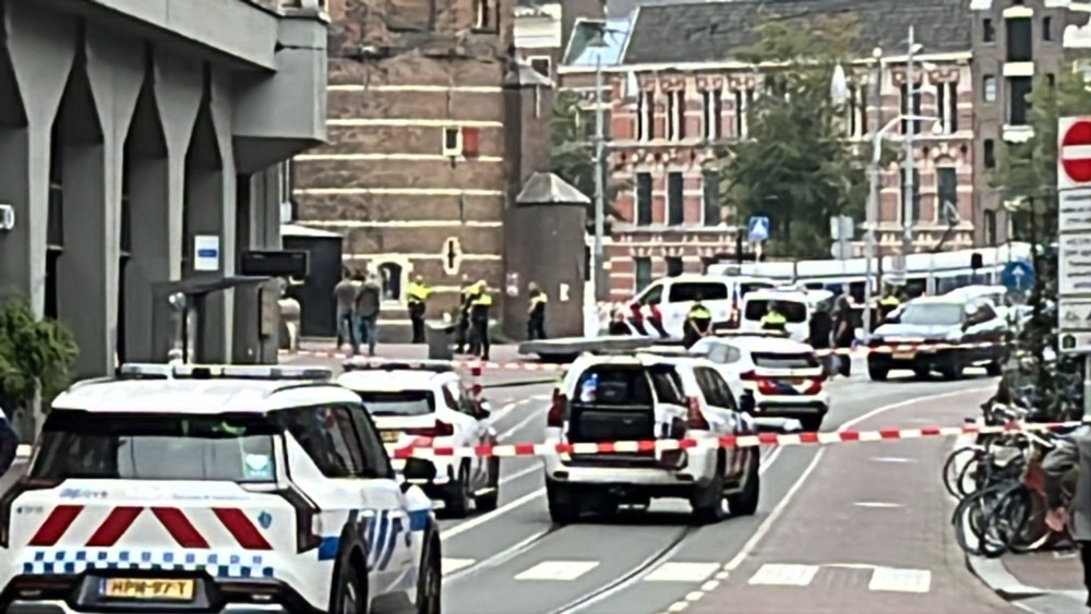 Muntplein in Amsterdam cordoned off due to 'suspicious situation'