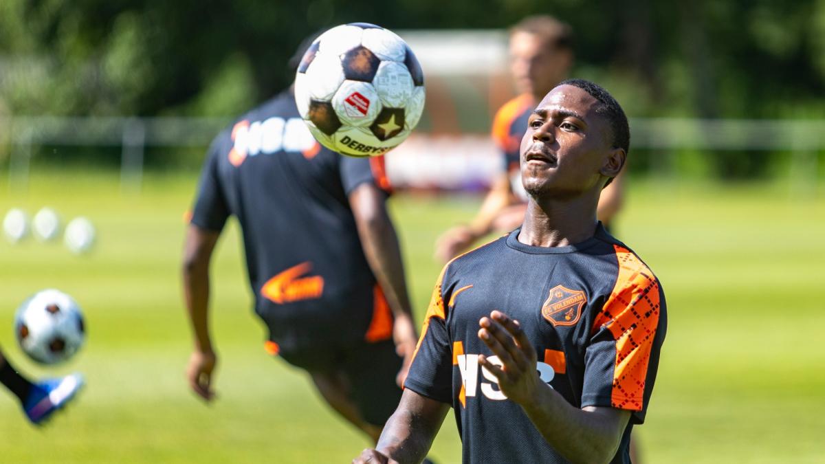 Hoepel vertrekt na drie maanden alweer bij FC Volendam: 